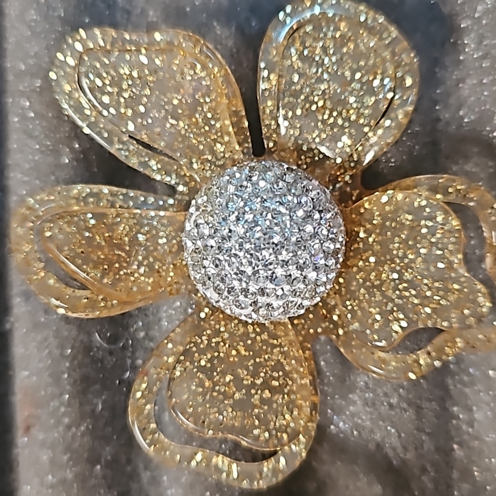 Azalea statement earrings - Picture 3 of 6